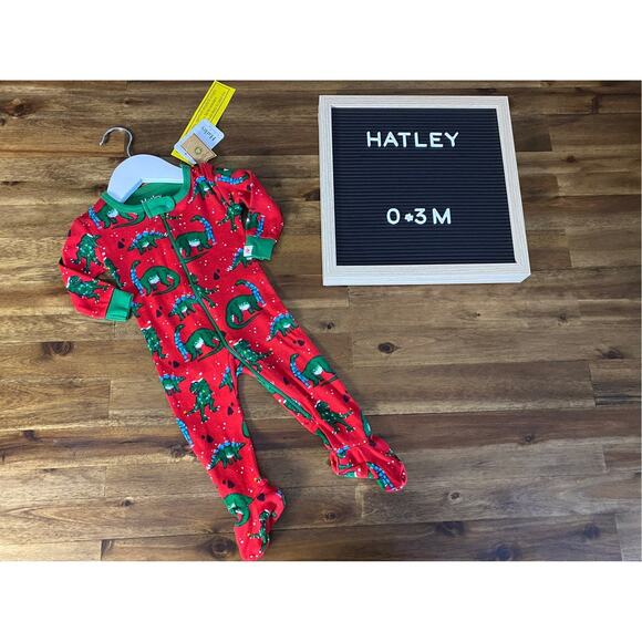 NWT Hatley Holiday Christmas Red Green Festive Dinos Footed Cotton Pajamas 0-3M - Picture 1 of 7
